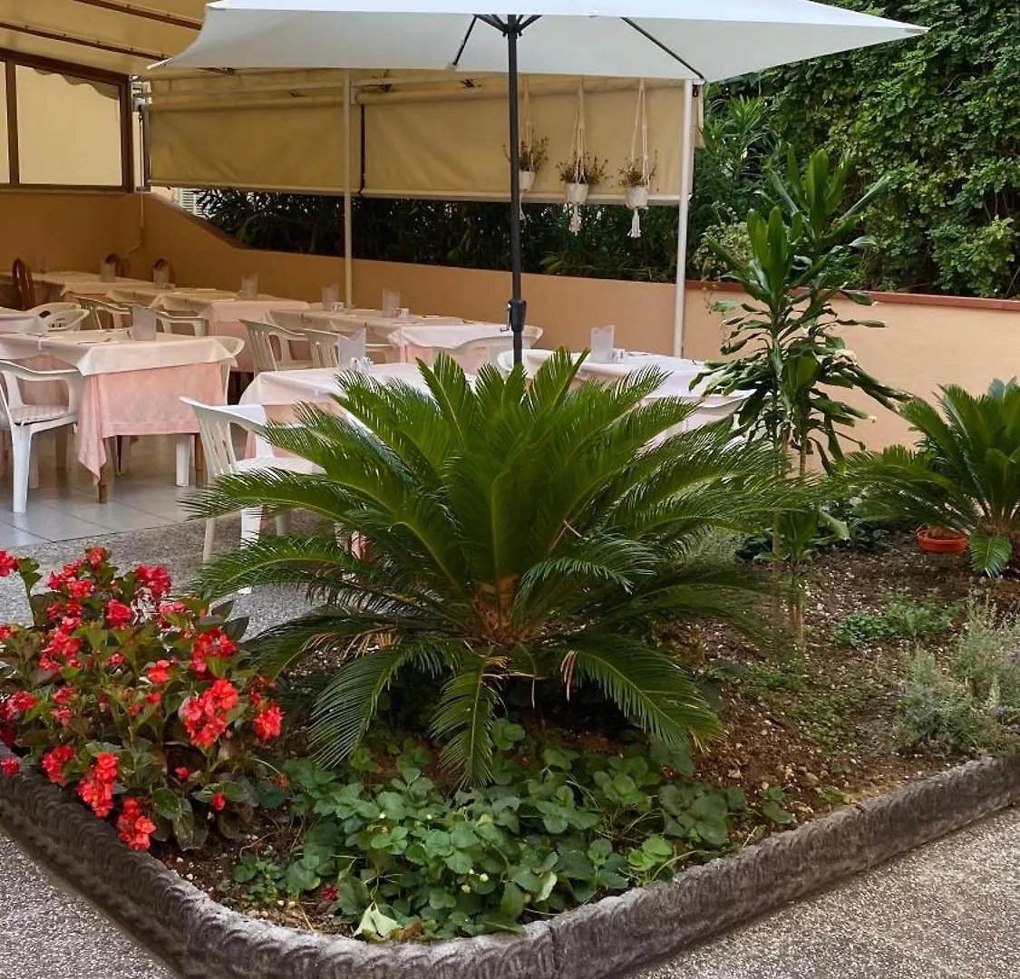 Albergo Fiorenza&Banksia Meublè Alassio