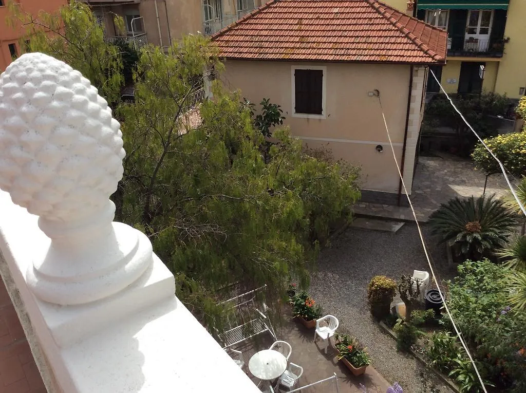 Albergo Fiorenza&Banksia Meublè Alassio 2*,  Italien