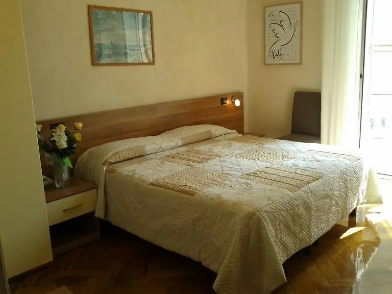 Albergo Fiorenza&Banksia Meublè Alassio