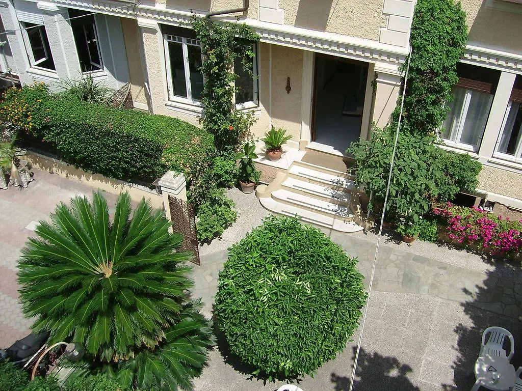** Hotel Albergo Fiorenza&Banksia Meublè Alassio Italien