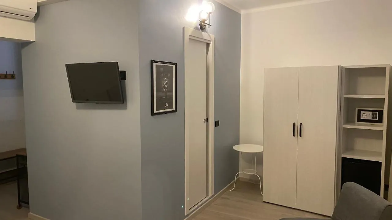 Hotel Fiorenza & Banksia Meuble Αλάσιο