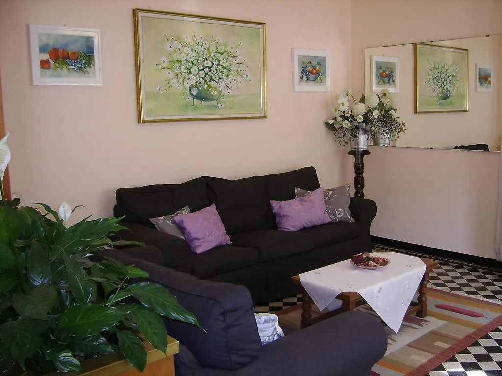 Hotel Fiorenza & Banksia Meuble Αλάσιο